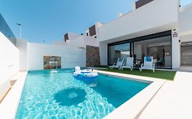 Strandnaera Villa Med Privat Pool